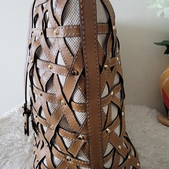 Like new Rare Michael Kors shoulder bag basket shape bag - Picture 7 of 10